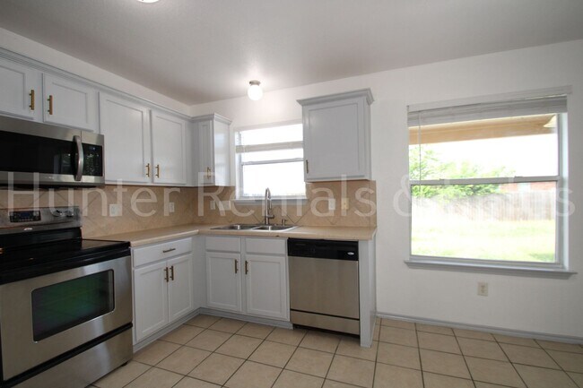Building Photo - 4910 Donegal Bay Ct