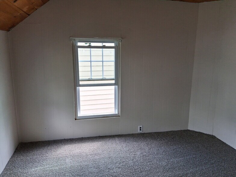 Building Photo - 178 Hornell St