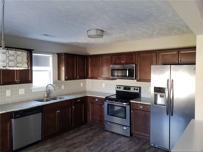 Building Photo - 6004 Oak Spring St