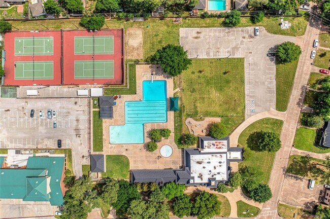 Building Photo - 5714 Spanish Oak Dr