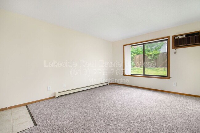 Building Photo - 2940 Earle Ave SW