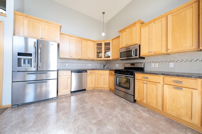 Building Photo - 9726 St Andrews Dr
