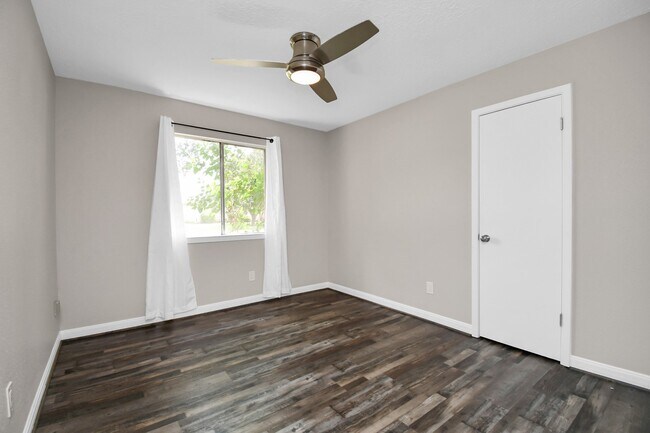 Building Photo - 13002 Kingsmill Dr