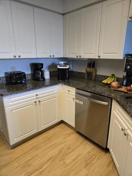 Building Photo - 3019 Alcazar Pl