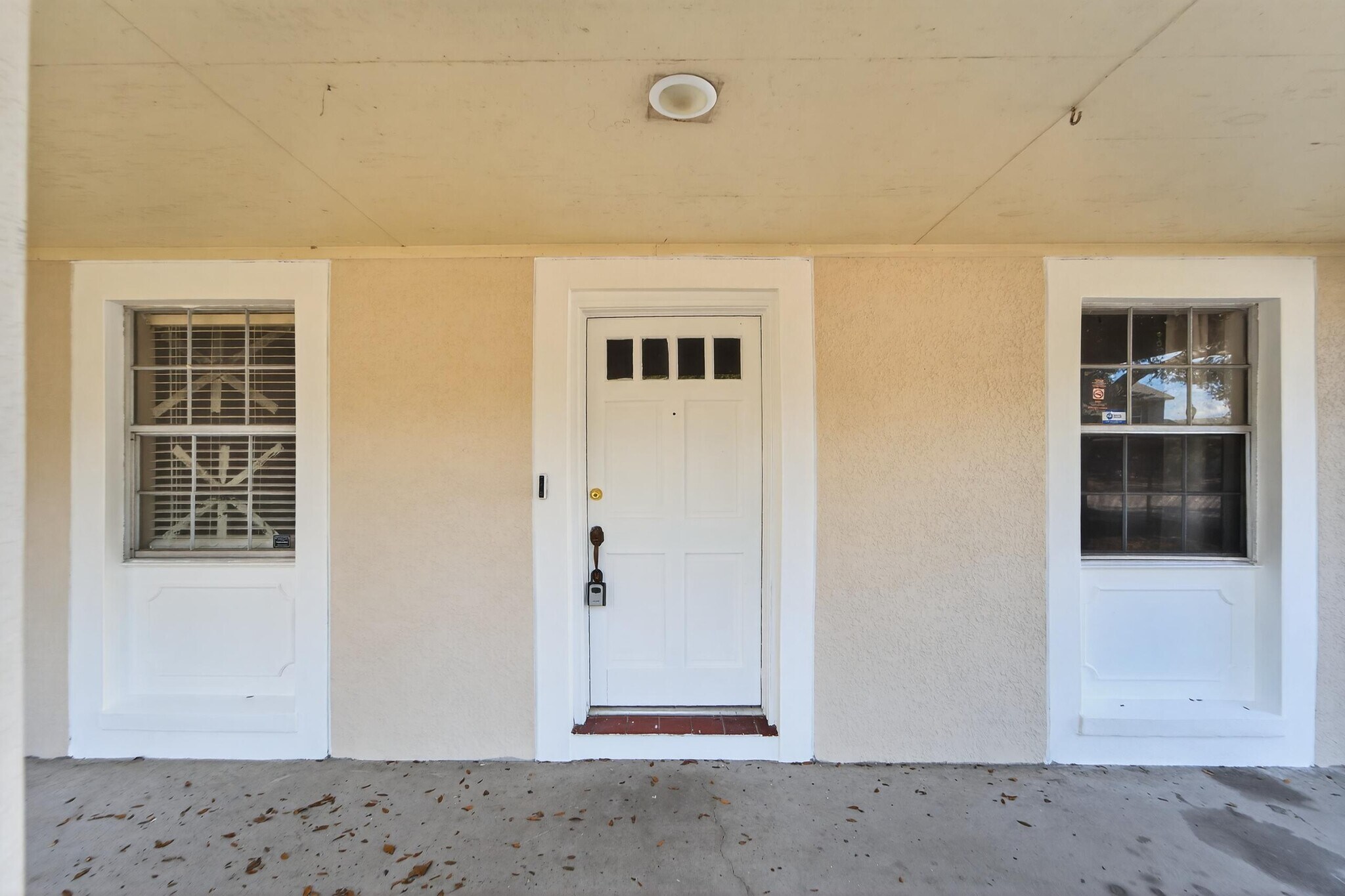Building Photo - 1712 Village Ct