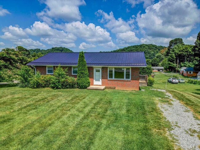 Primary Photo - 101 Rose Ln