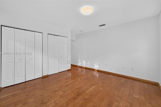 Building Photo - 1237 Aduana Ave