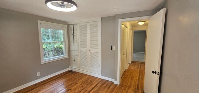 Building Photo - Amazing House with Large Lot in Franklin V...