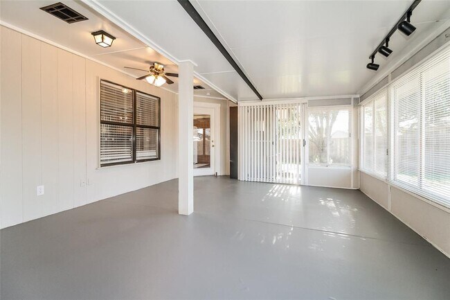 Building Photo - 3701 Harmony Dr