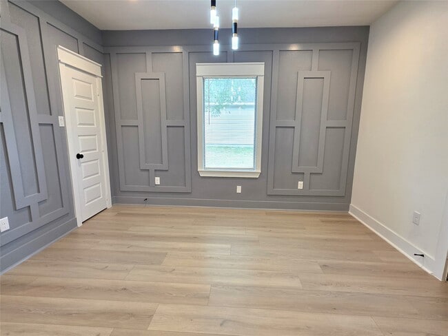 Building Photo - 19539 Dunbar Ave