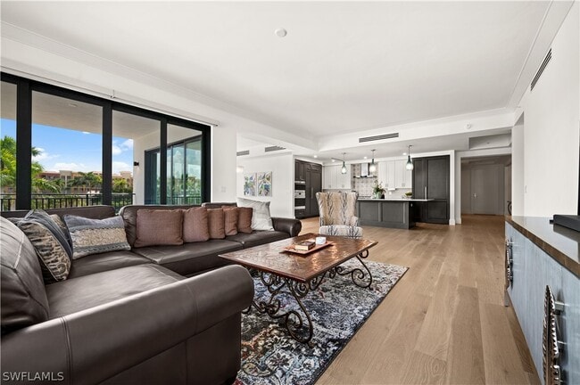 Building Photo - 1130 3rd Ave S