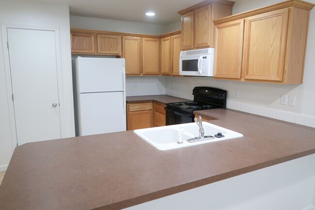 Building Photo - Fontana Duplexes