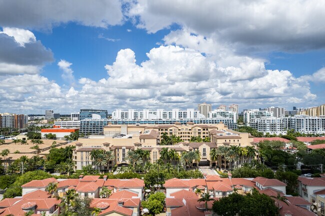 Building Photo - Alaqua