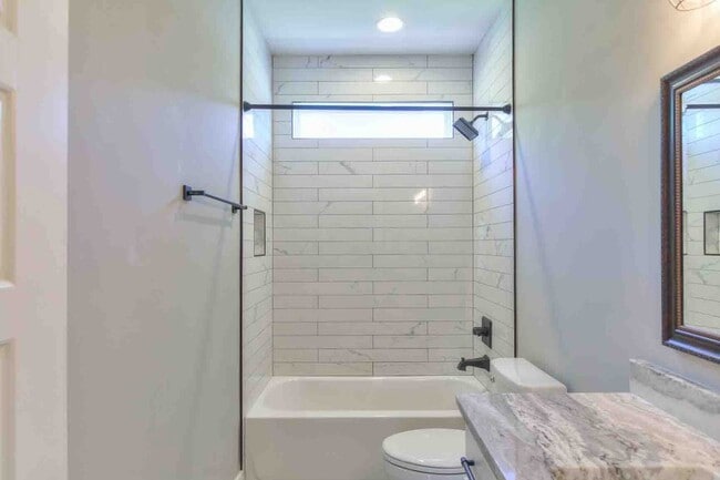 Building Photo - 2017 12th Ave N