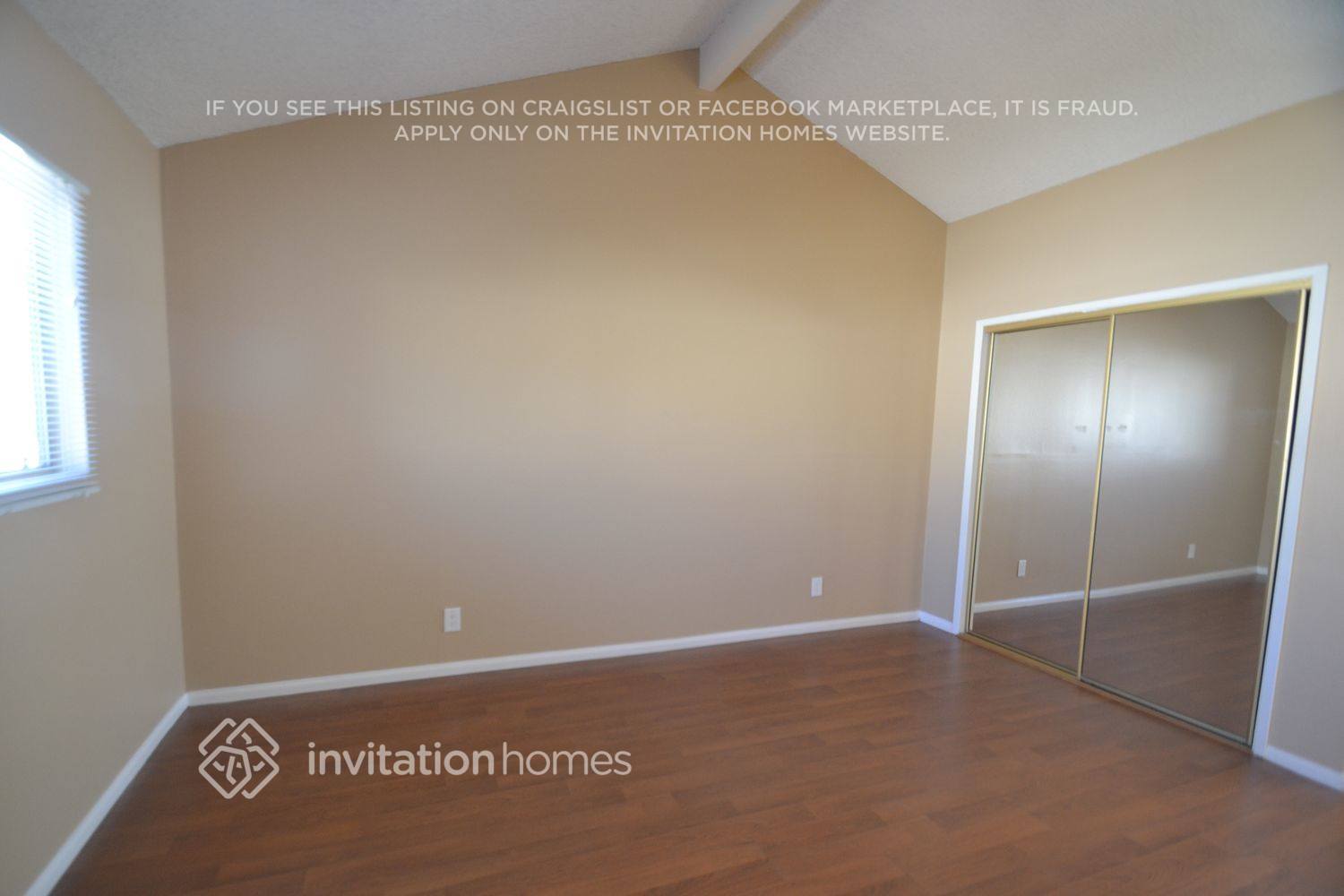 Building Photo - 1530 W 154th Pl