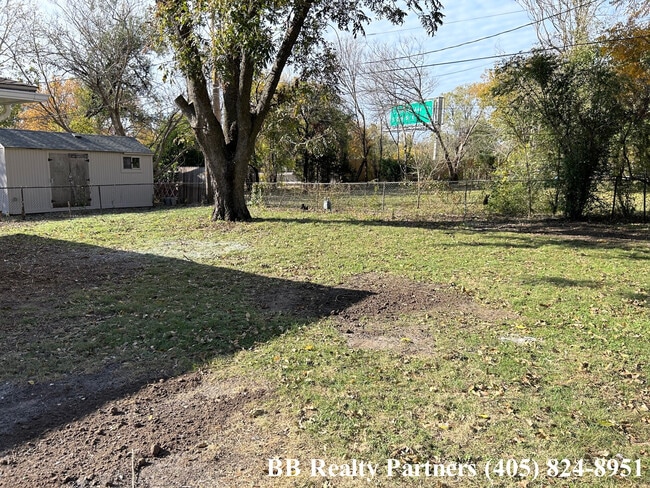 Building Photo - 2718 S Richmond Ave