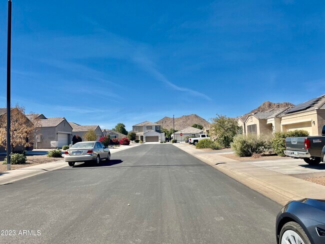 Building Photo - 4117 W South Butte Rd