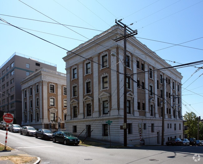 Building Photo - De la Mar