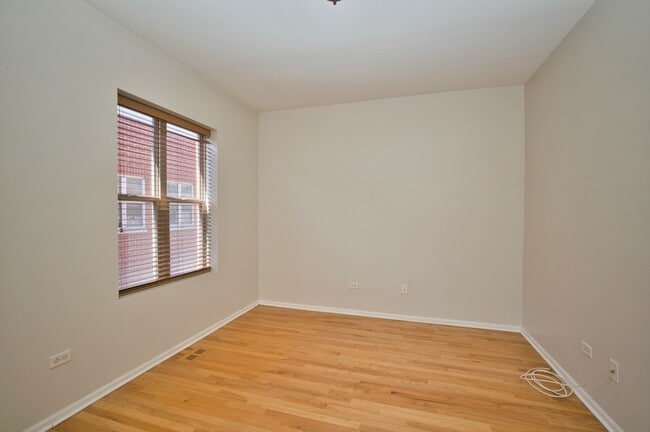Building Photo - 353 E Eastgate Pl