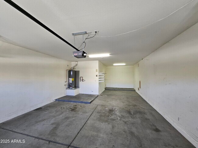Building Photo - 2065 E Hulet Dr