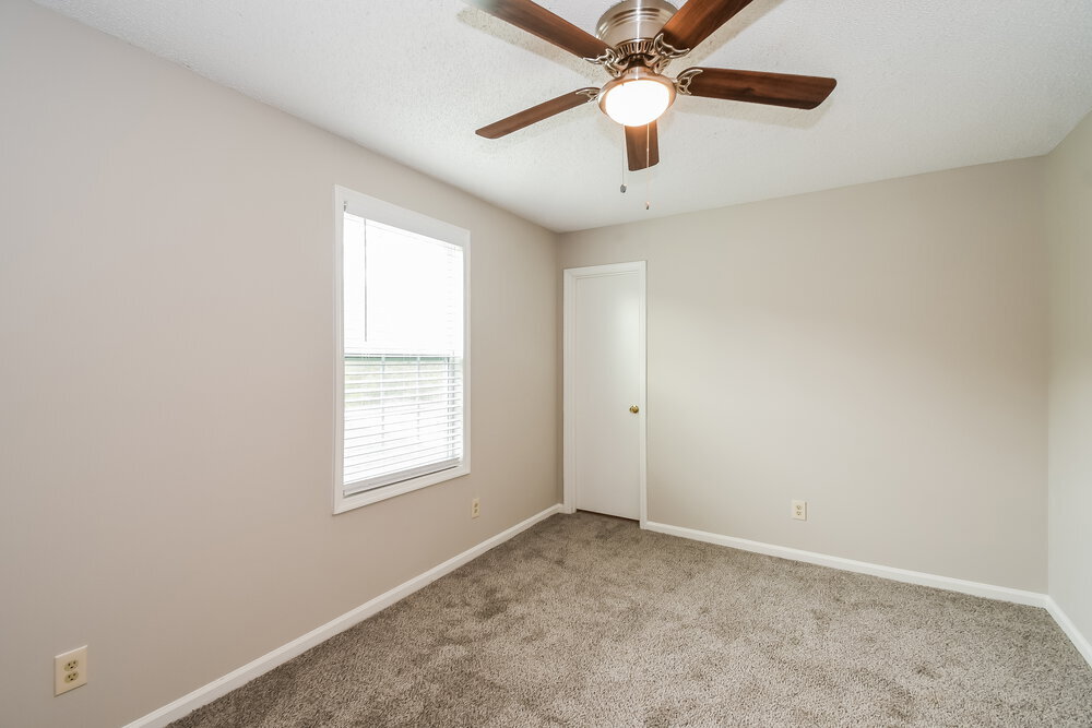 Building Photo - 14275 Portulaca Ave S