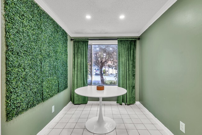 Building Photo - 881 NW 81st Way