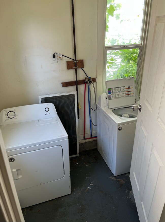 Building Photo - 525 Grove St