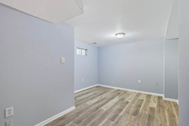 Building Photo - 7910 Beechnut Rd