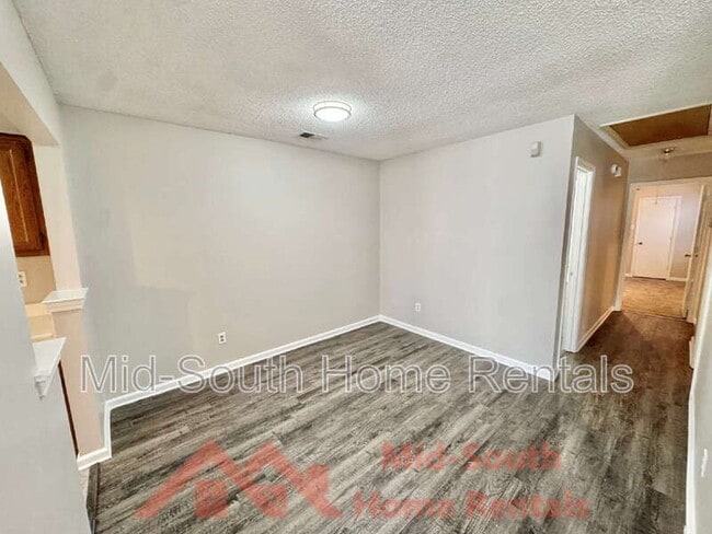 Building Photo - 5528 Ginners Dr