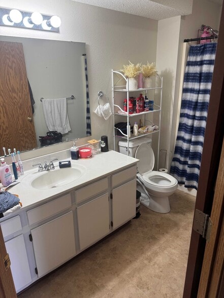 Building Photo - 173 S Scott Blvd