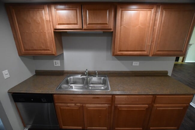 Building Photo - 1628 Prestwick Dr