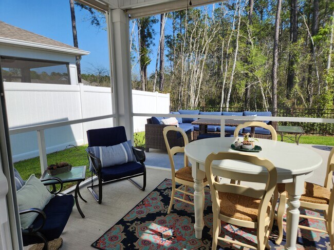 Building Photo - 752 Flowering Br Ave