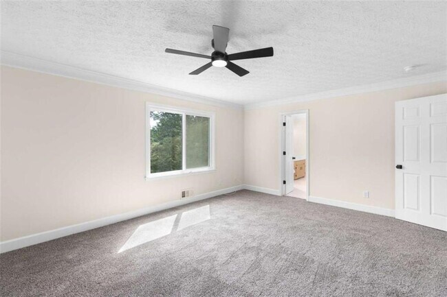 Building Photo - 2250 Ridge Forest Dr