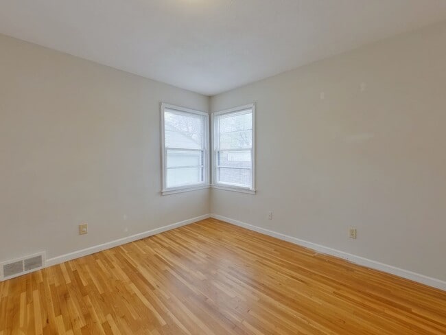 Building Photo - 1823 N Jeanette Ave