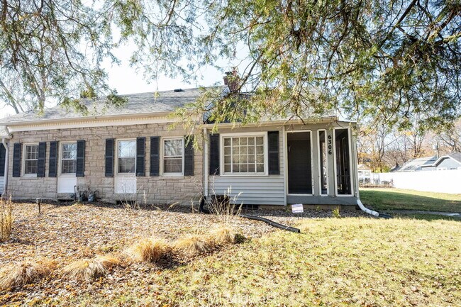 Primary Photo - "Charming 2-Bedroom Duplex with Cozy Fireplace on Washington Blvd – Your Ideal Indianapolis Retre...