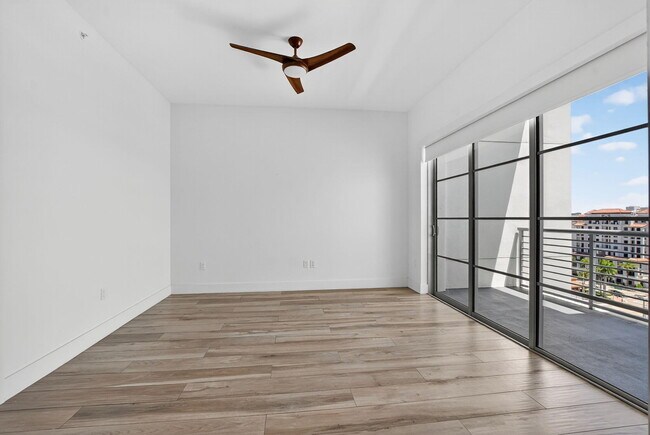 Building Photo - 155 E Boca Raton Rd