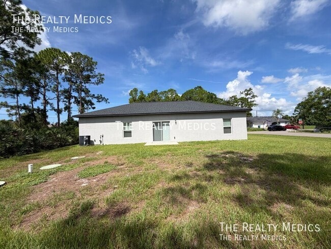 Building Photo - 491 Ixora Ave NW