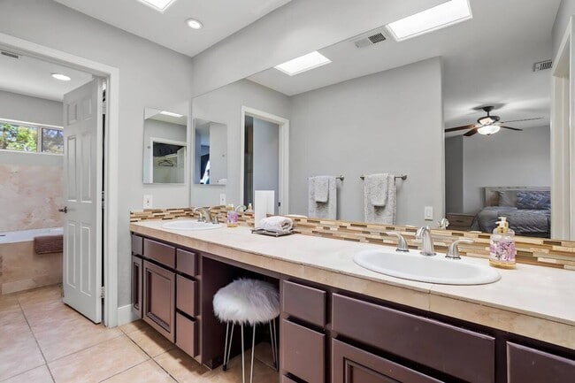 Building Photo - 40605 Ventana Ct