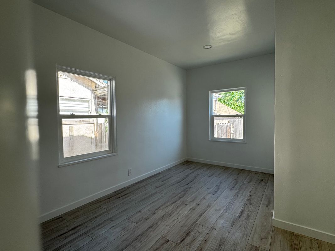 Building Photo - 123 Linda Vista Dr