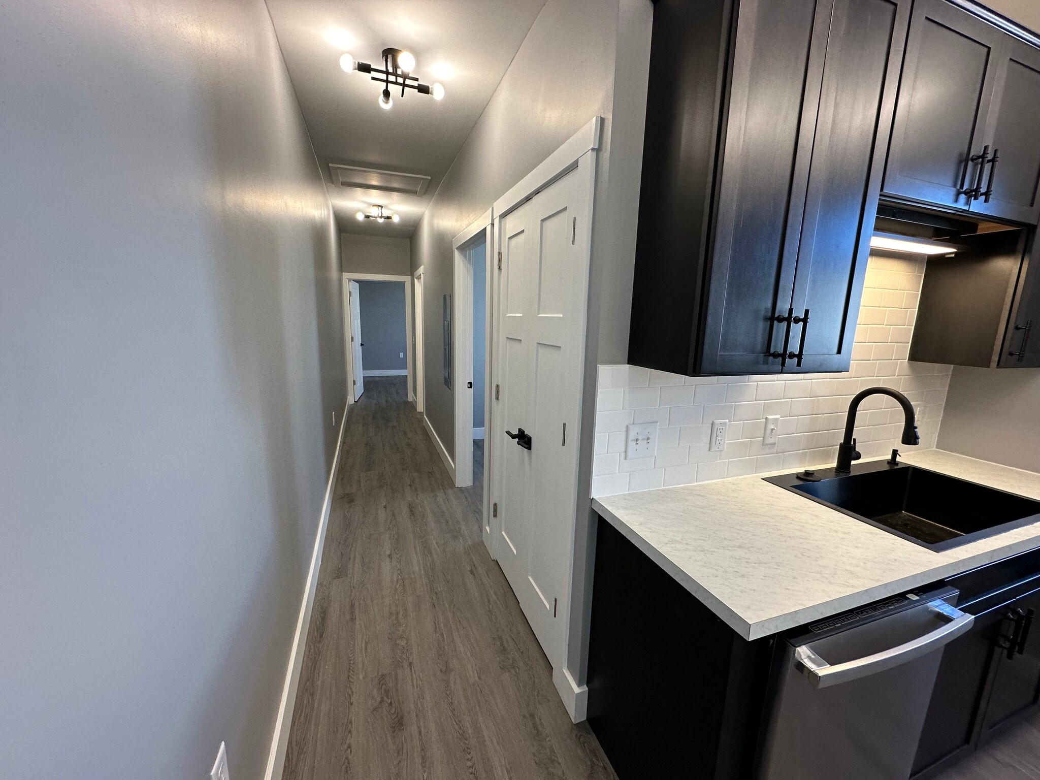 Building Photo - 1102 S Malott St