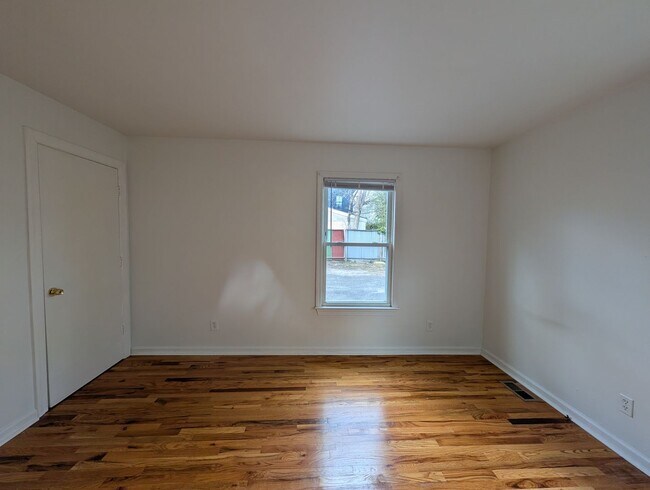 Building Photo - 511 Sewall Ave