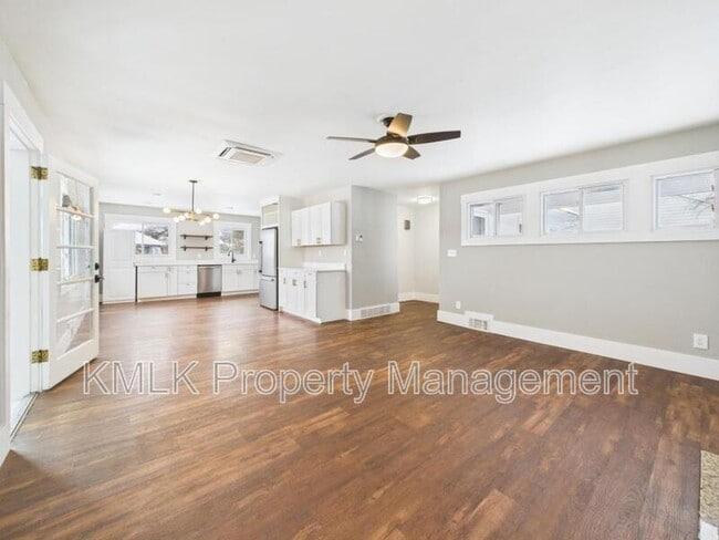 Building Photo - 2514 Carson Rd