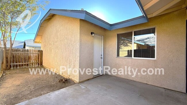 Building Photo - 15515 Rancherias Rd