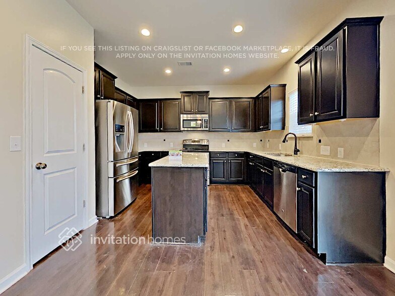 Building Photo - 10907 Tower Oak Dr