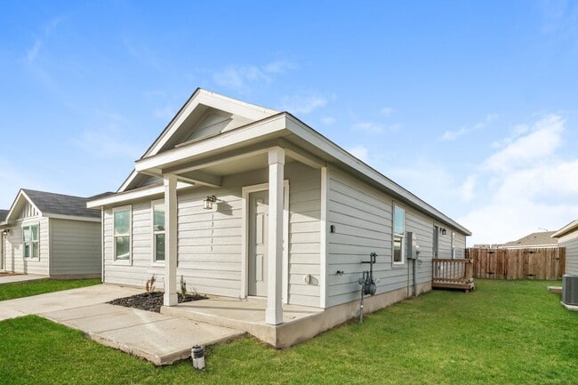 Primary Photo - 13715 Haystack Rdg