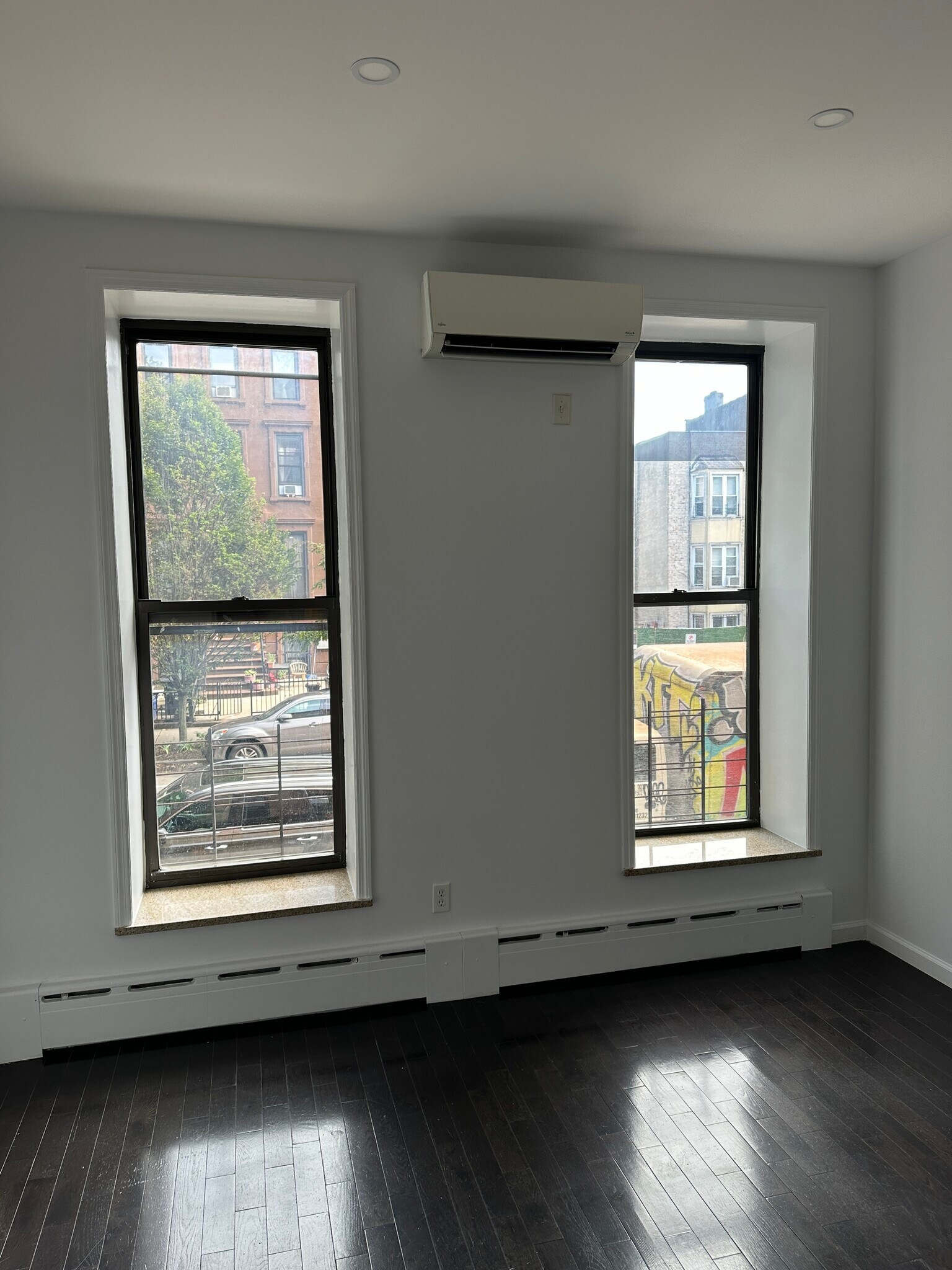 Building Photo - 625 Willoughby Ave