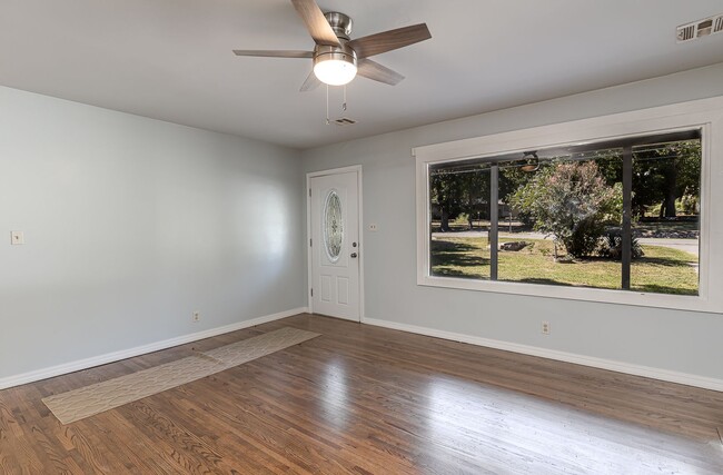 Building Photo - Berryhill 3 bedroom, 2 bath on oversized lot.