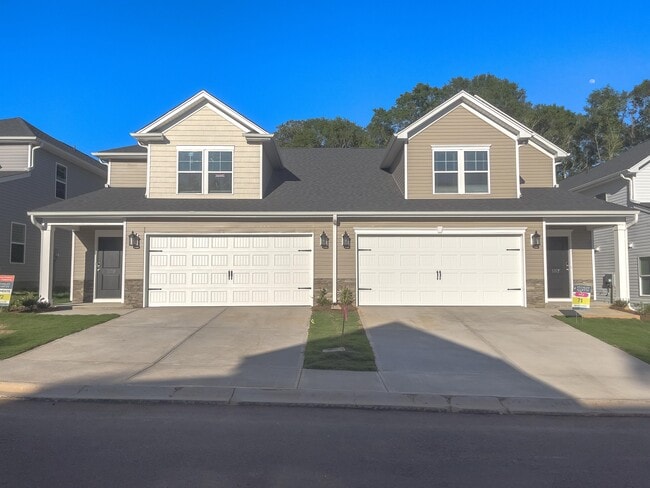 Building Photo - 107 Glen Forest Dr