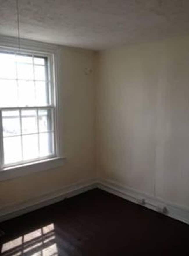 Building Photo - Roomy 3 bed 1.5 bath in Church Hill