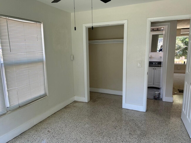 Building Photo - 709 8th St